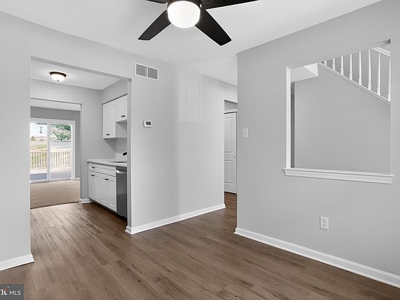 4th image of 501 Somerset Ct