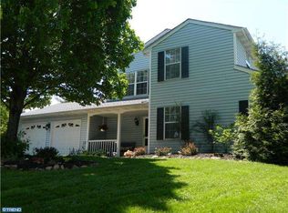 157 Burgundy Ln, Newtown, PA 18940