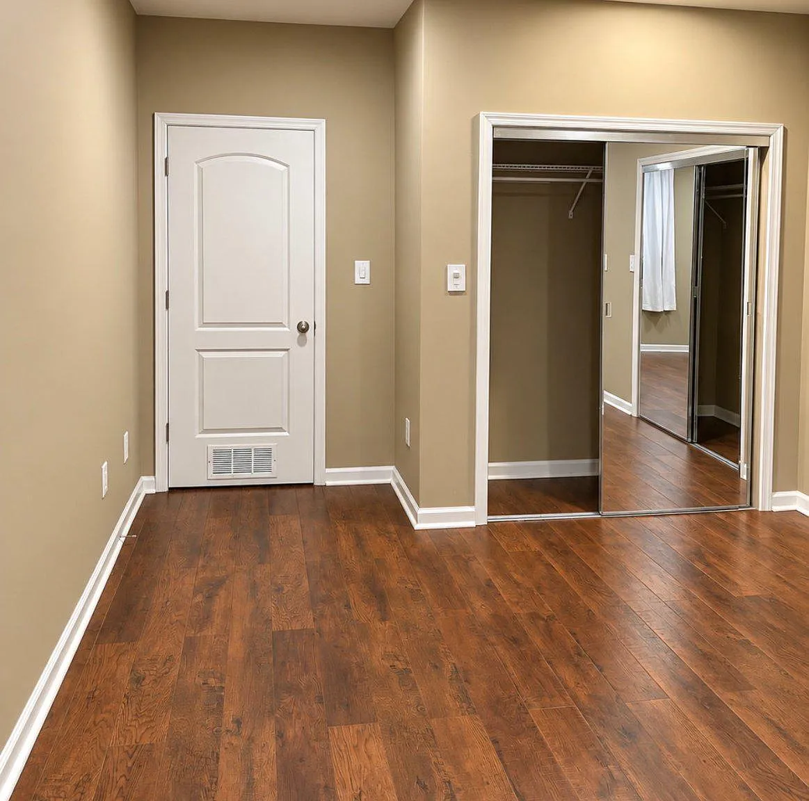 1 bed, 1.0 bath, 5200 sqft, $2,700 — Photo 2