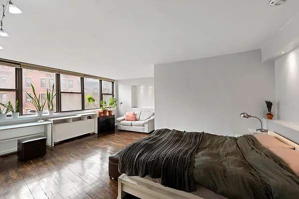 Sold by Nest Seekers International | media 1