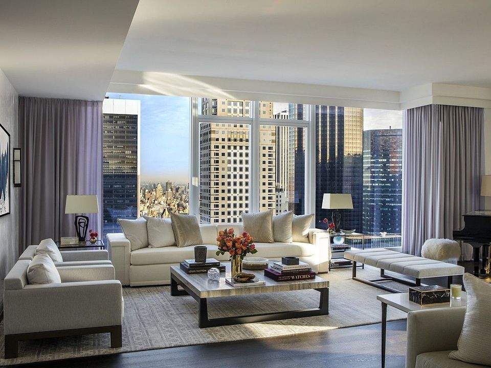 1st image of 20 W 53rd St #42A