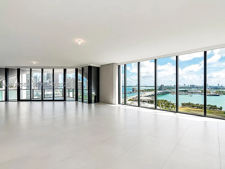 1000 Biscayne Blvd #2002 — Photo 2
