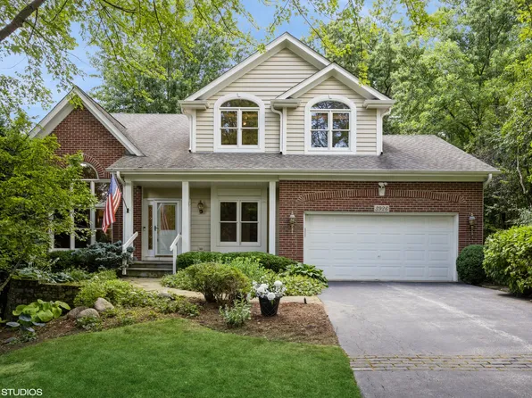 3926 Glendenning Rd, Downers Grove, IL 60515