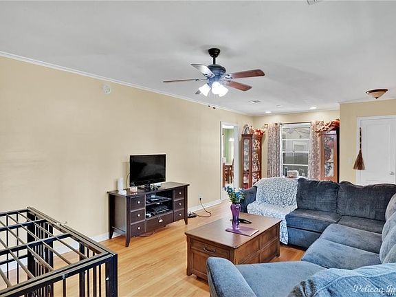 5th image of 949 Wilton Pl