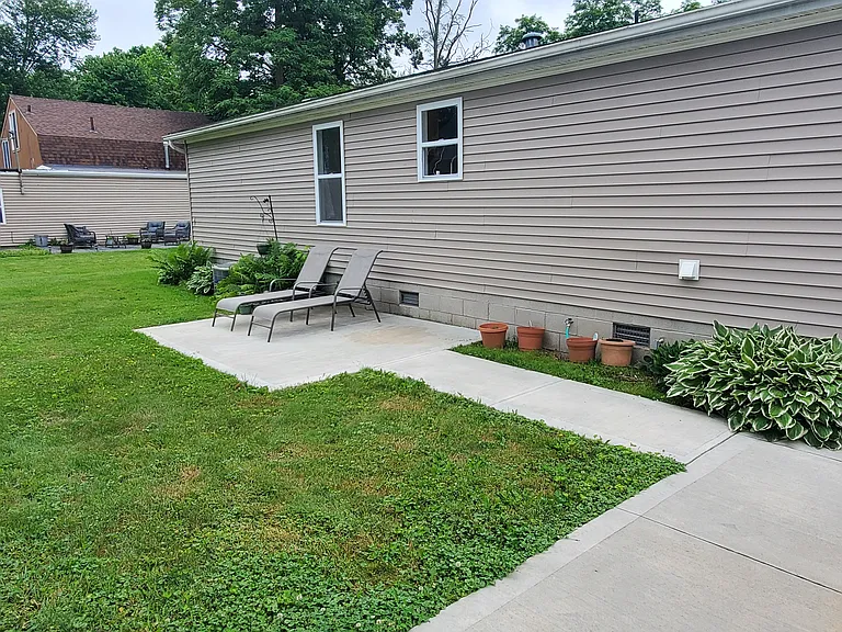 360 Briarwood Blvd — Photo 2