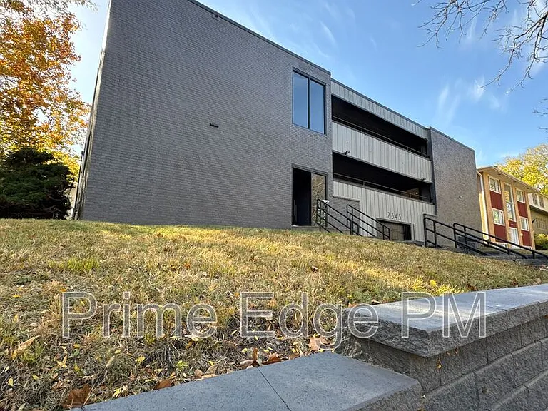 2343 B St #1 — Photo 21