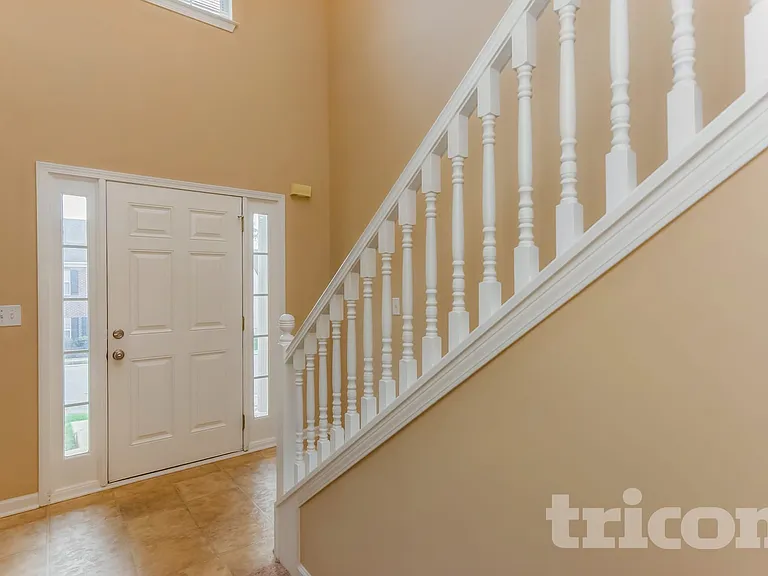 2957 Jenkins Dr — Photo 2