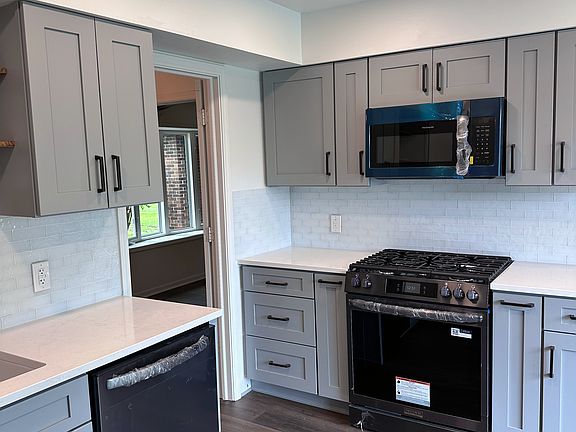 5th image of 4875 Catalina Dr S