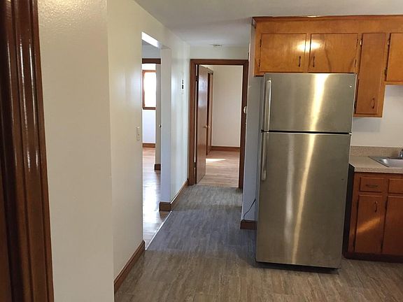3rd image of 39 Davis Ave #3