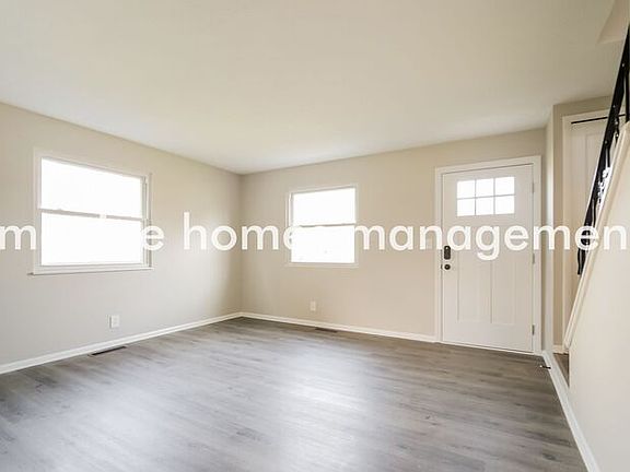 3rd image of 4376 Elmhurst Dr