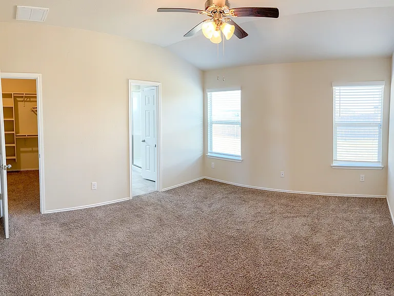2025 Bee Creek Loop — Photo 11