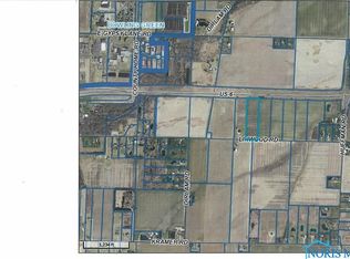 10438 Linwood Rd, Bowling Green, OH 43402