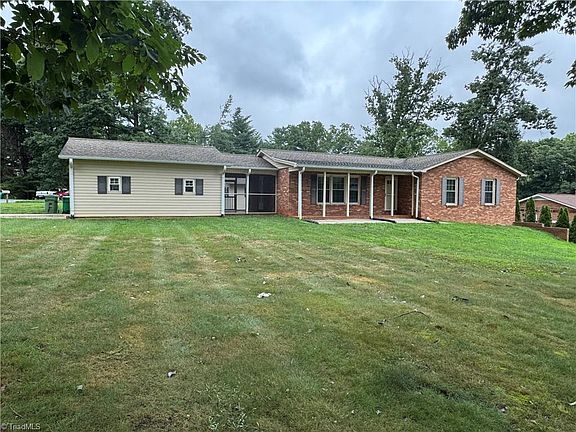 4th image of 503 Hampton Dr