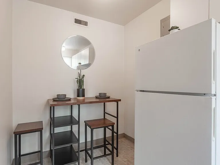 Broadview Gardens Apartments — Photo 7