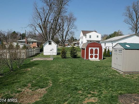4th image of 213 Queen St NE
