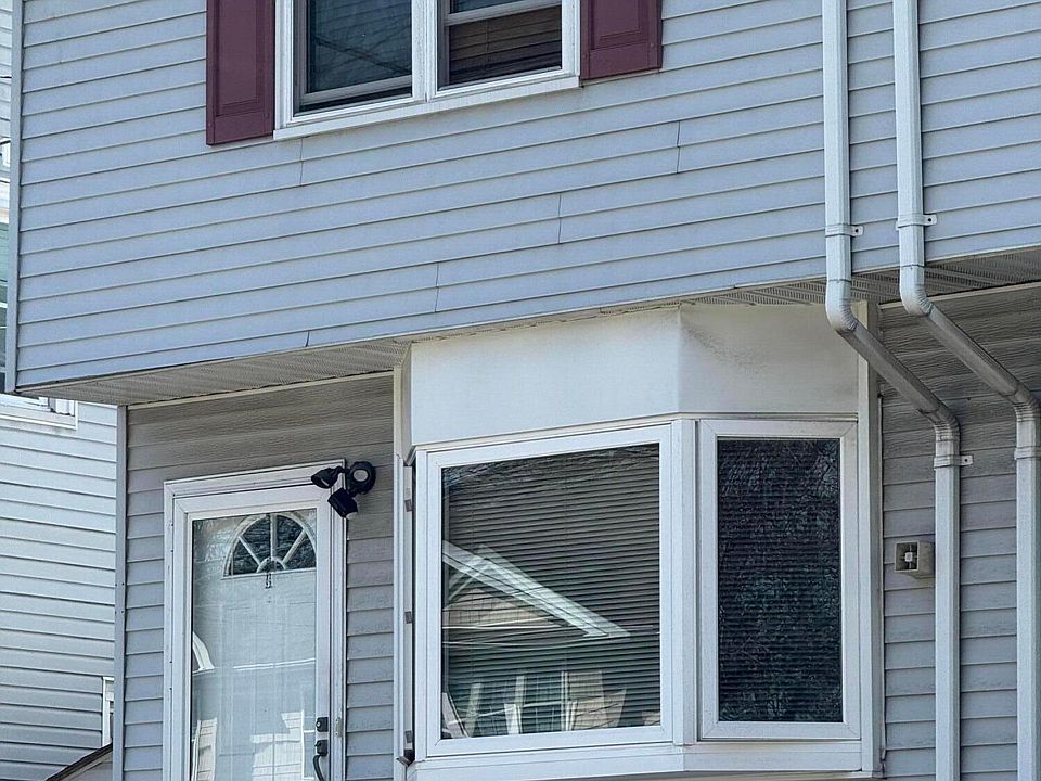 2nd image of 96 Northfield Ave