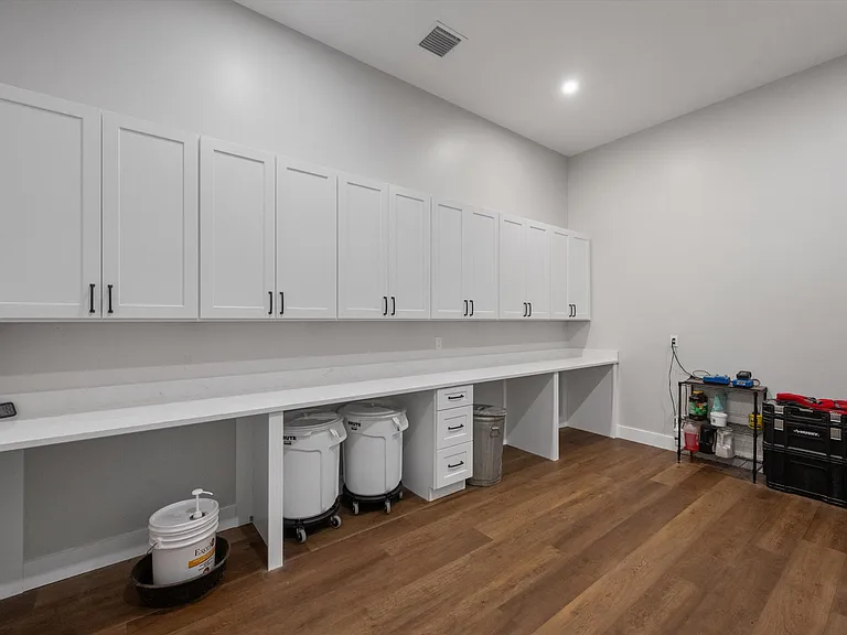 16175 Deer Path Ln — Photo 11