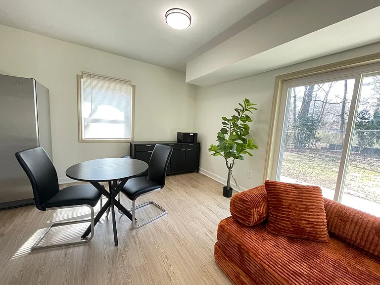 1521 Anthony Dr — Photo 27