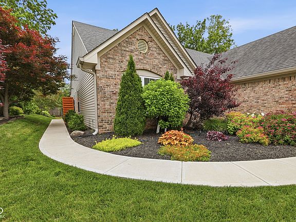 2nd image of 9555 Summer Ridge Pl