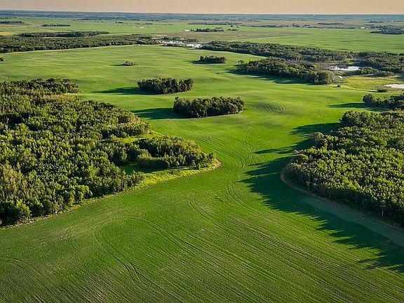2nd image of 9 Rural Camrose