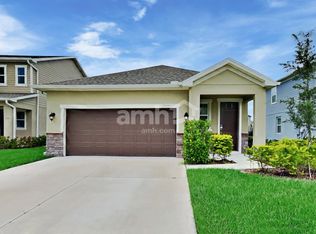 1060 Walden Pond Dr, Plant City, FL 33563