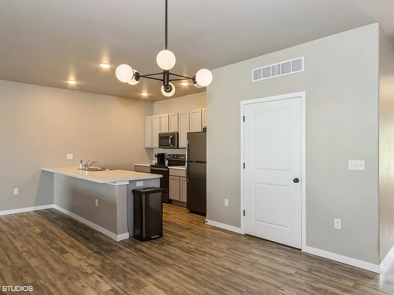 Rollins Pass Condominiums — Photo 7