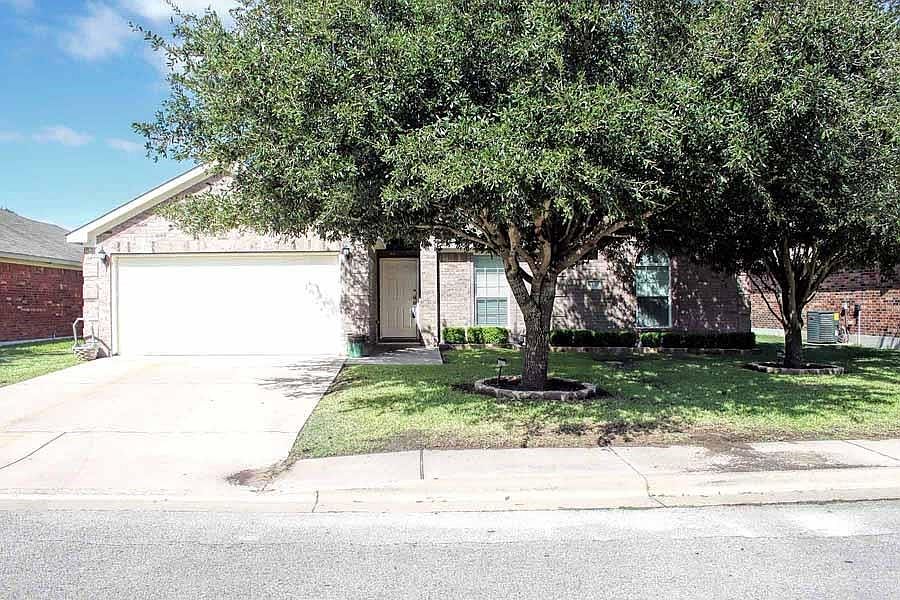 1st image of 1507 Paint Brush Dr