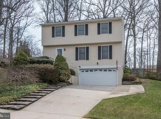 917 Barker Hill Rd, Herndon, VA 20170