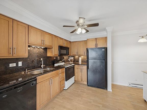 5th image of 15822 Terrace Dr Unit R02