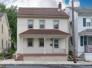 108 N Charlotte St, Manheim, PA 17545