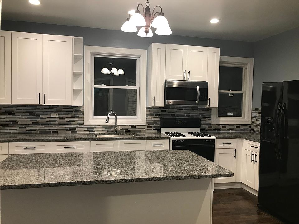 1st image of 5112 W Melrose St #1
