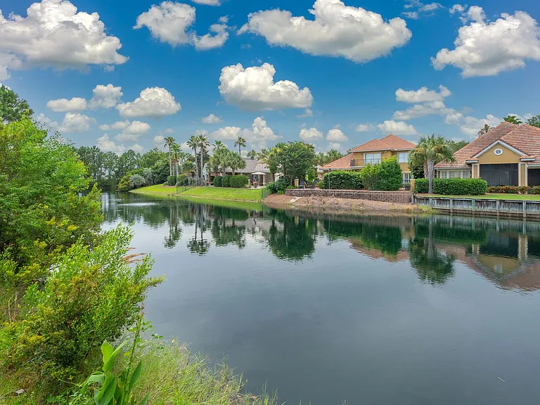 272 Calusa Blvd — Photo 41