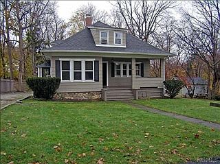 1st image of 7 Grandview Ave