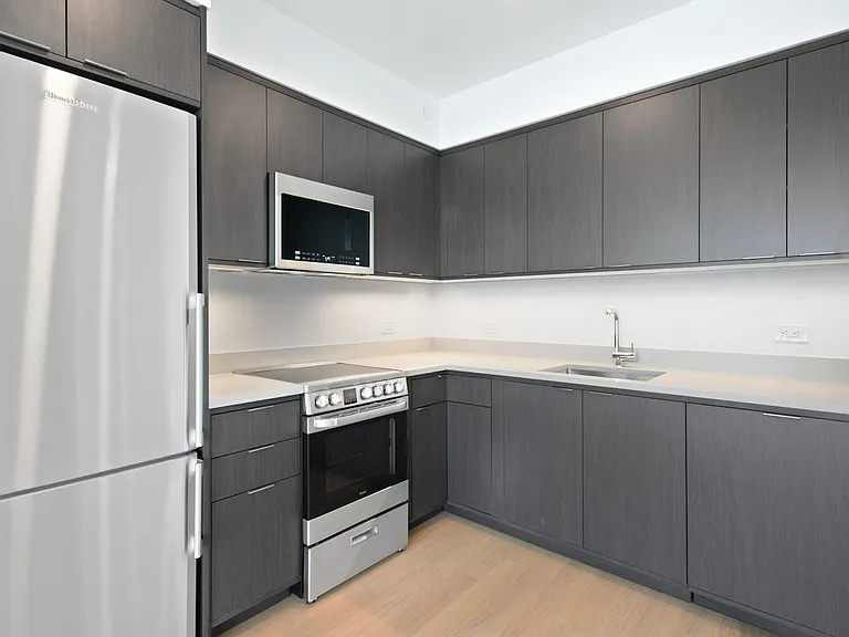 662 Pacific St #20T — Photo 9