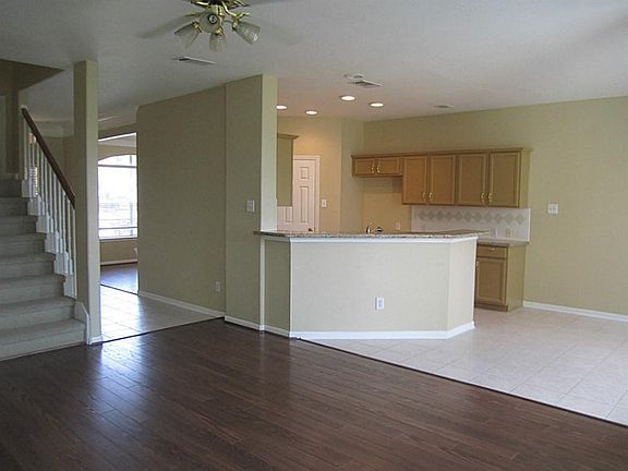 5th image of 3302 Stratford Pointe Dr