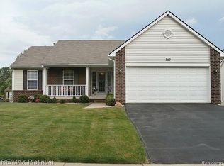 707 Glenlivet St, Howell, MI 48843