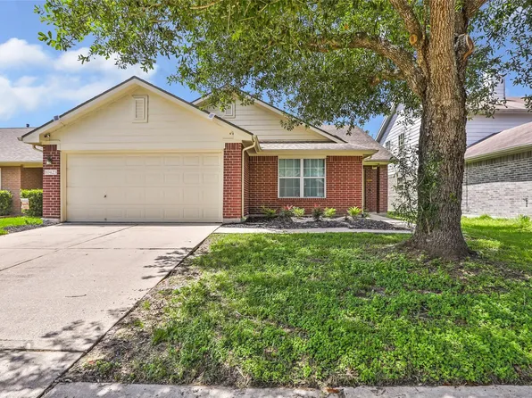10423 Briar Patch St, Baytown, TX 77523