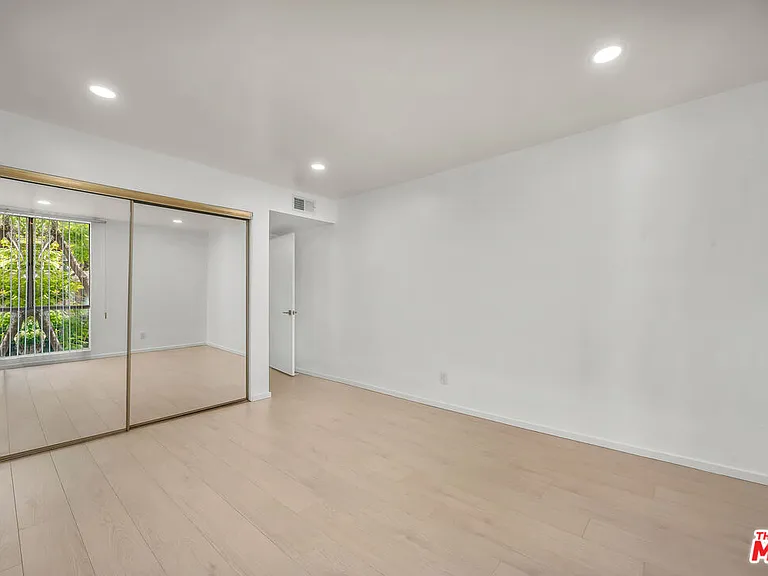 406 N Oakhurst Dr #202 — Photo 19