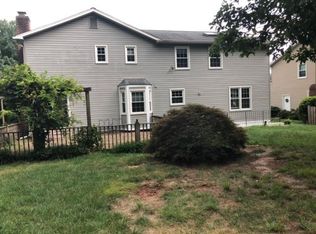 13216 Coralberry Dr, Fairfax, VA 22033
