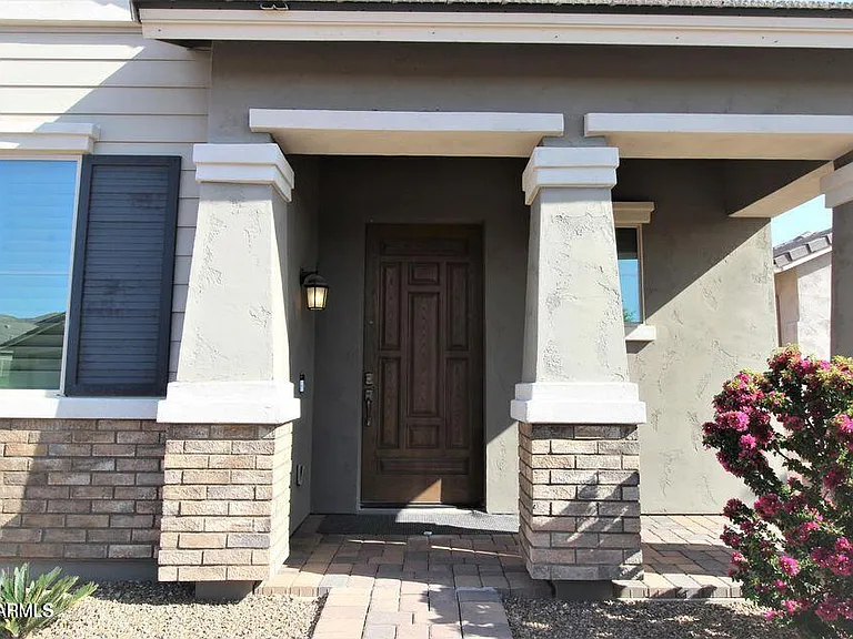 480 E Torrey Pines Pl — Photo 3