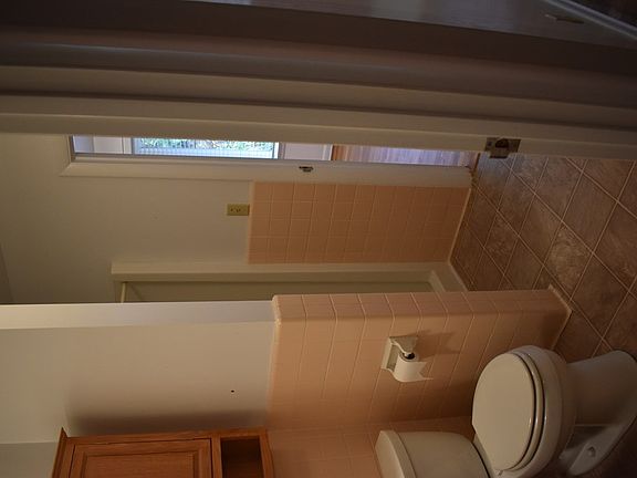 5th image of 445 Yonside Dr