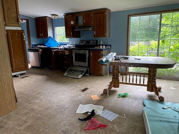 2nd image of 256 Cedar View Dr