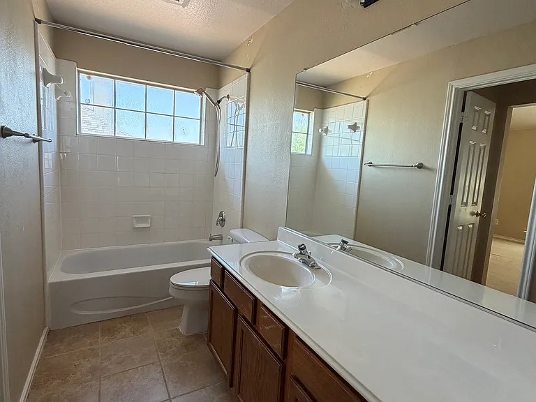 2513 Frosted Green Ln — Photo 24