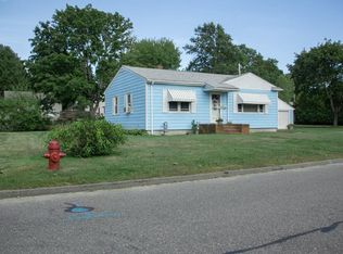 9 Hamlet St, Fairhaven, MA 02719