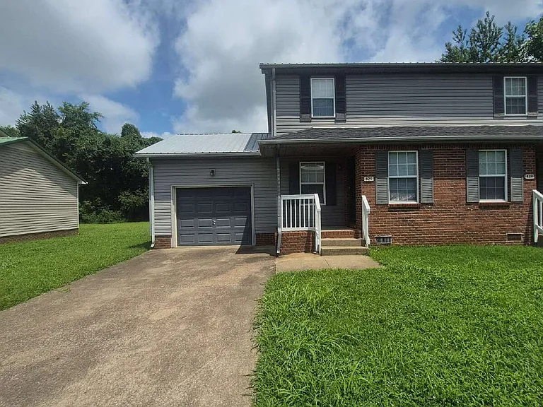 825 Decoy Ct — Photo 2