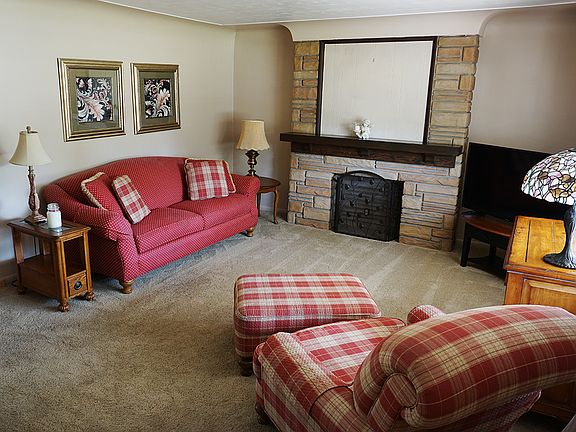 4th image of 4204 Staatz Dr