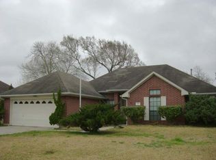 115 Bumelia St, Lake Jackson, TX 77566