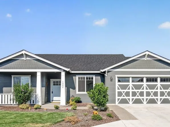 1492 Quarter Ln, Medford, OR 97504