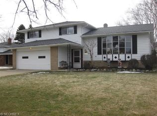 21439 Nottingham Dr, Fairview Park, OH