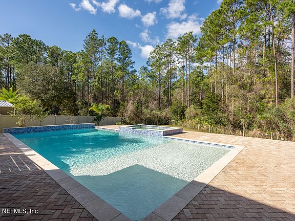 4th image of 10 HACIENDA Way